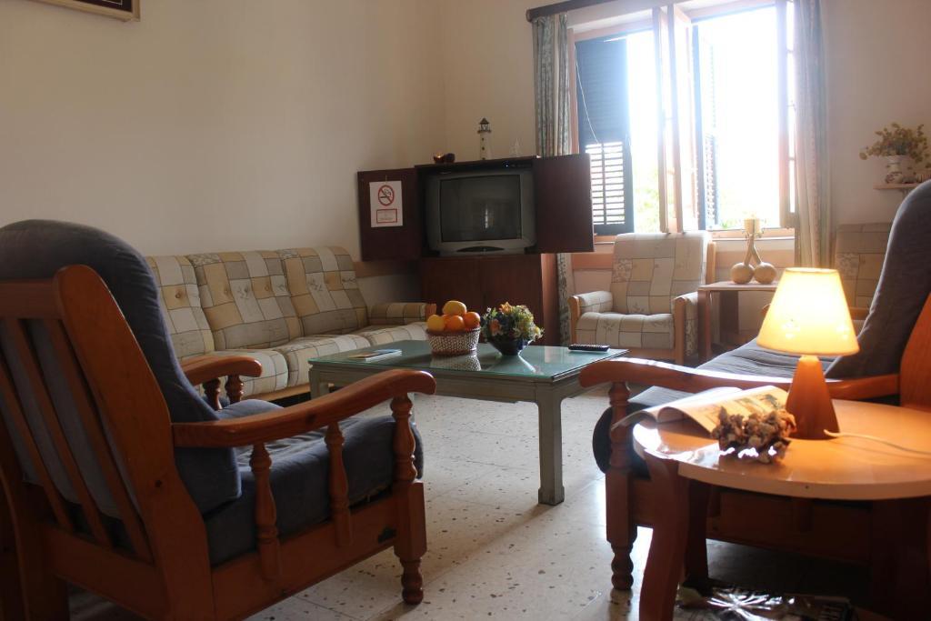 Trianon Hostel Paphos Kültér fotó