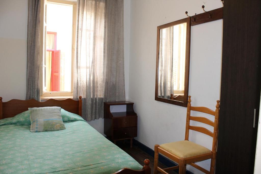 Trianon Hostel Paphos Szoba fotó