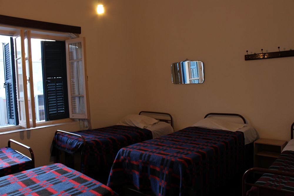 Trianon Hostel Paphos Kültér fotó